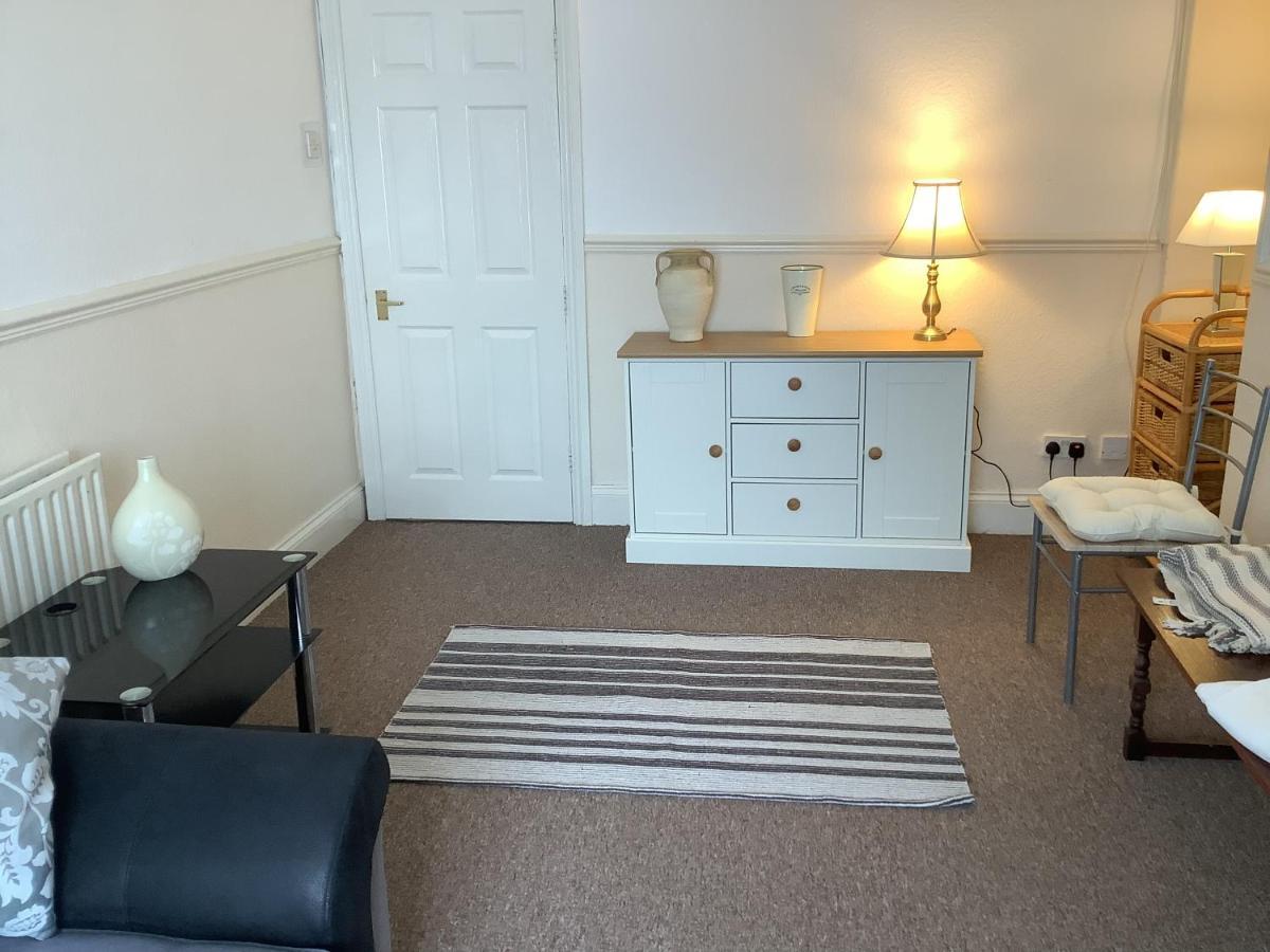 Second Floor Apartment Tenby Town Centre Exteriör bild